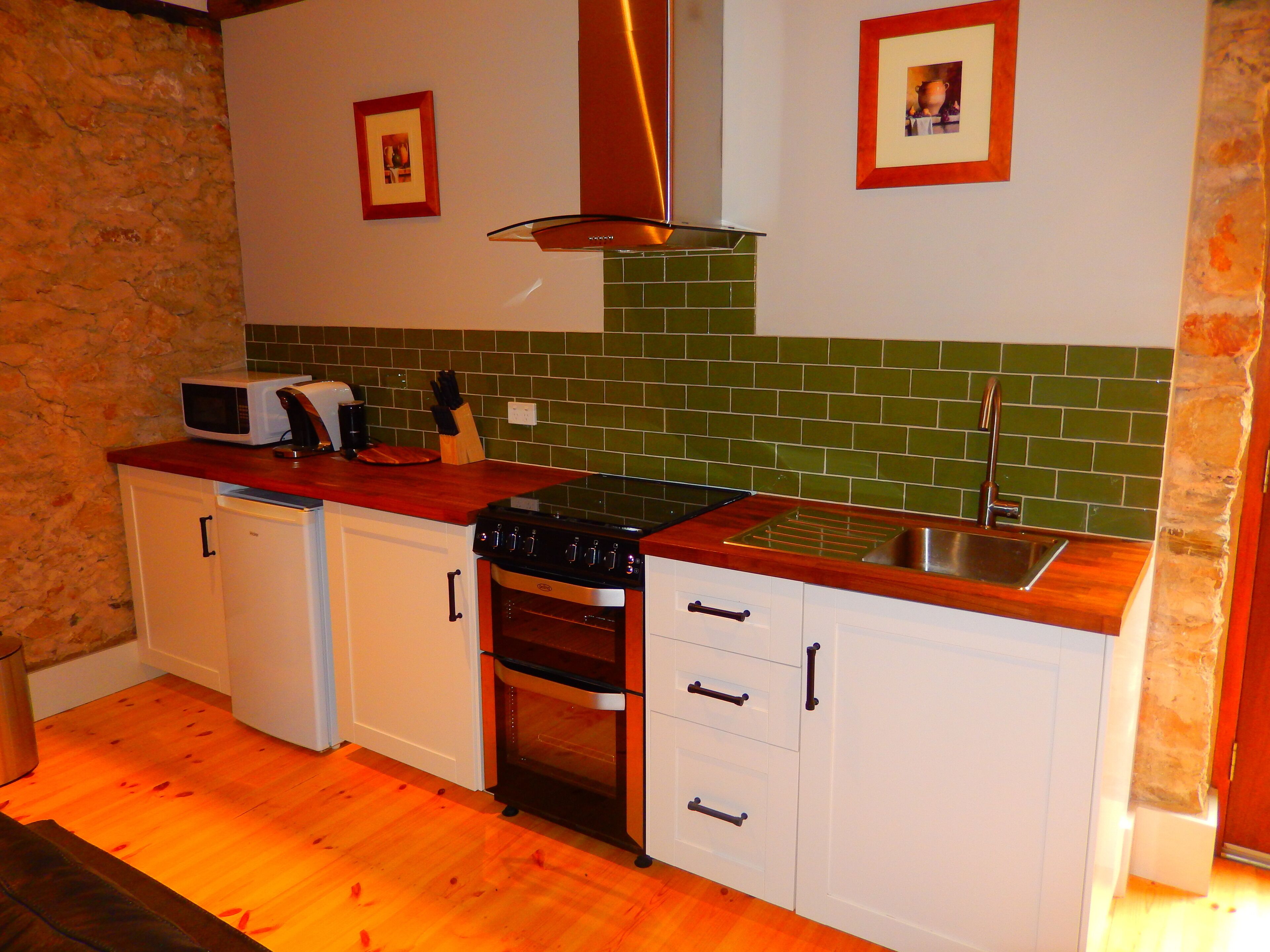 Morialta Barns - The Loft - Unique Heritage Accommodation — image 9