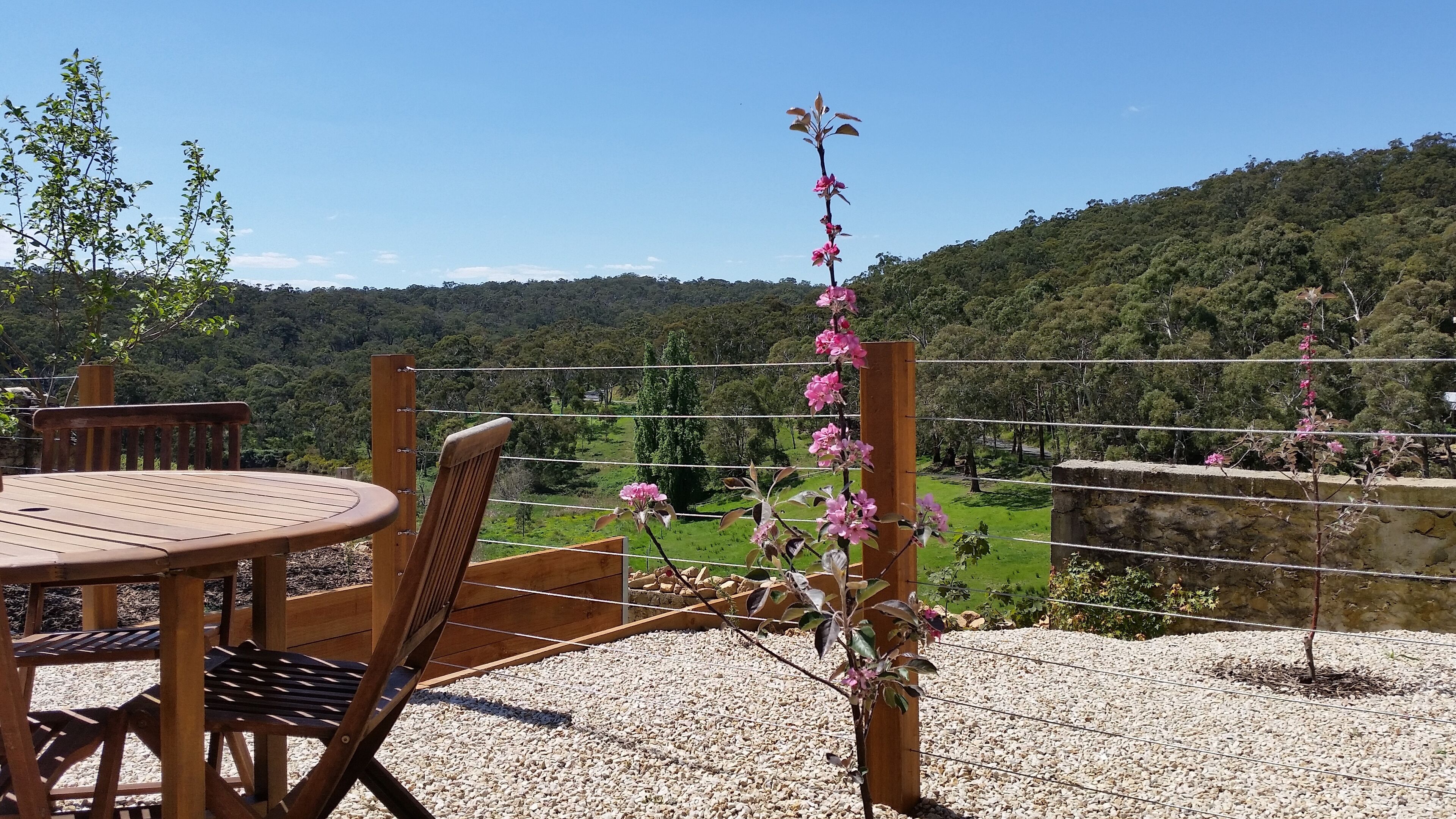 Morialta Barns - The Loft - Unique Heritage Accommodation — image 13
