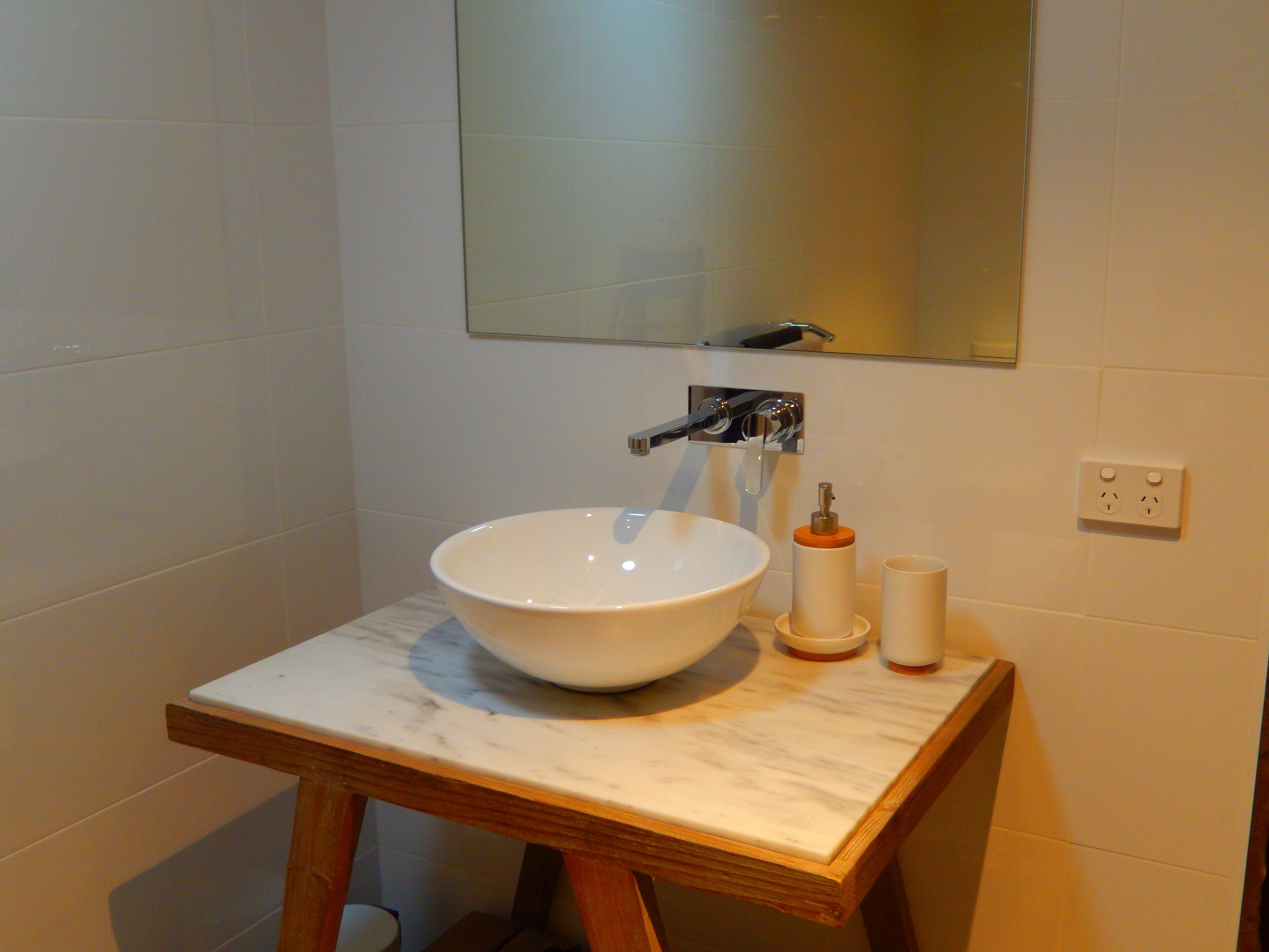 Morialta Barns - The Loft - Unique Heritage Accommodation — image 12