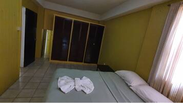 2 habitaciones, wifi gratis y ropa de cama