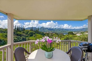 Outdoor dining - Hanalei Bay Villas #17 - a 3br/2.5 ba ocean view condominium in Princeville (Princeville)