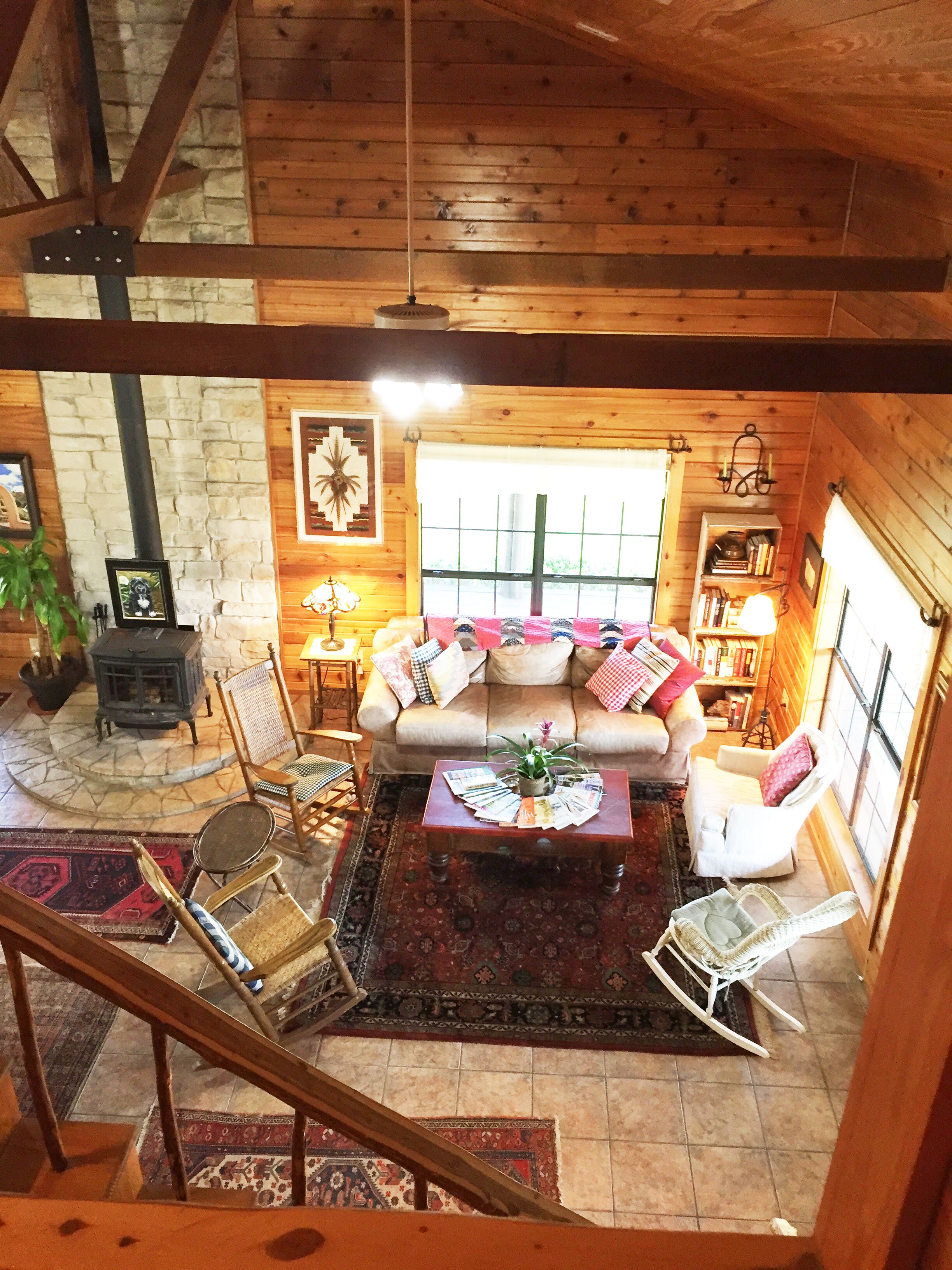 Charming Farmhouse Near Round Top sleeps 9