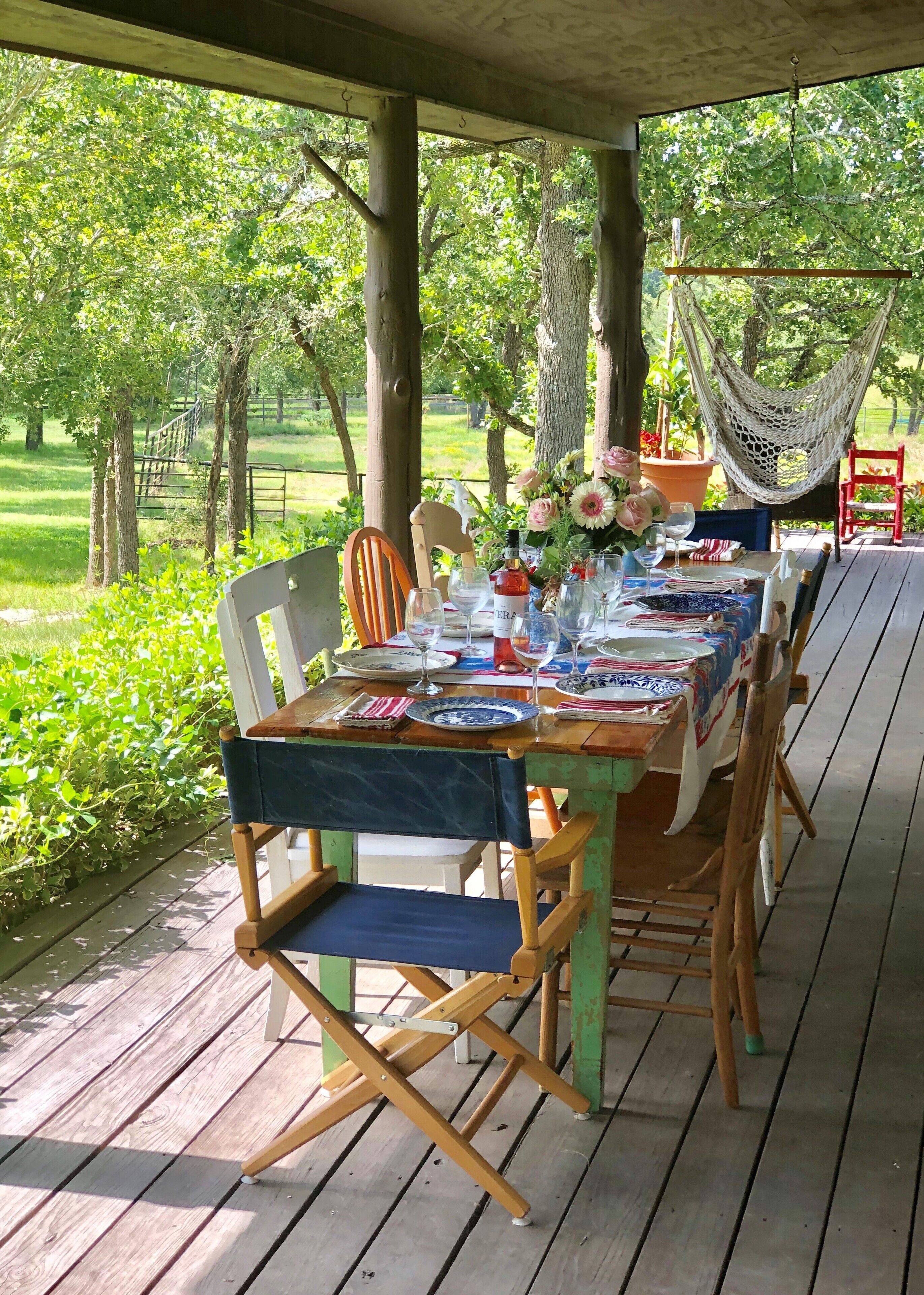 Al fresco porch dining