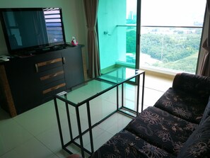 TV - Lake View Breathtaking Cybersquare 500mbps wifi (Cyberjaya)