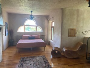 1 dormitorio, escritorio, tabla de planchar con plancha y wifi gratis