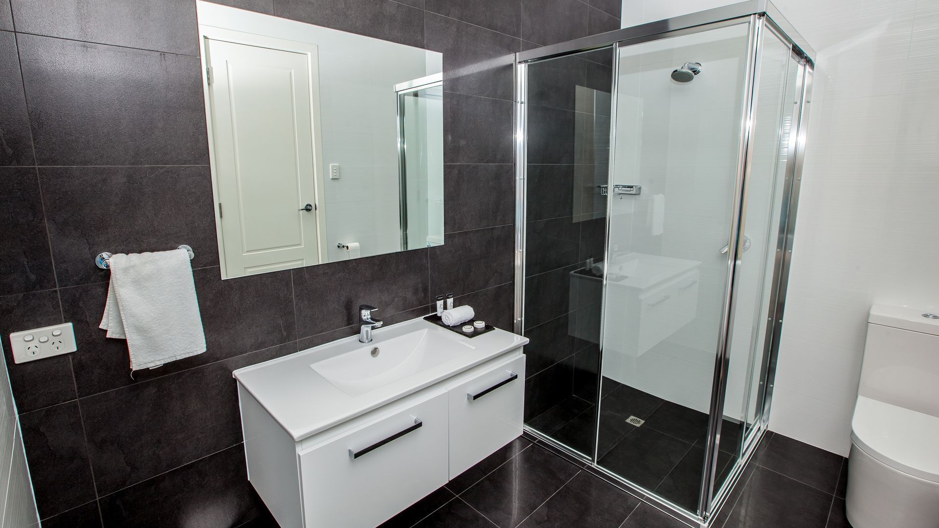 Neagles Retreat Villas 1