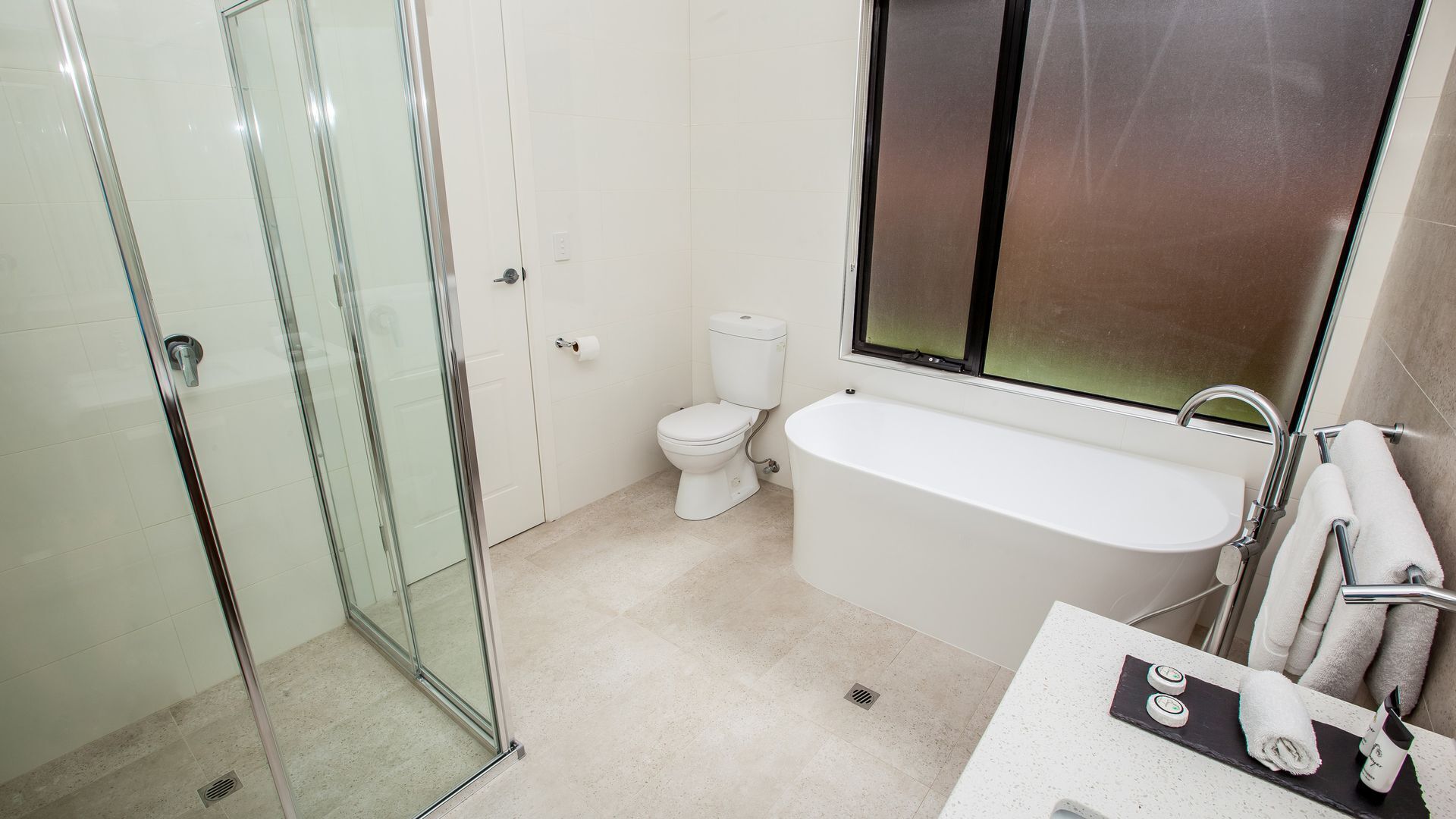 Neagles Retreat Villas 1-2 bedrooms — image 14