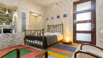 1 bedroom, in-room safe, iron/ironing board, WiFi