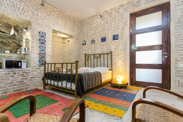 1 bedroom, in-room safe, iron/ironing board, WiFi