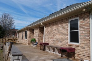 Outdoor dining - One of the best location for the Golf Tournament. Only minutes to city center. (Grovetown)