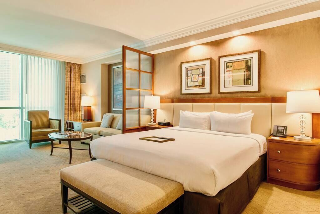 1 Schlafzimmer, Zimmersafe, Schreibtisch, Bügeleisen/Bügelbrett