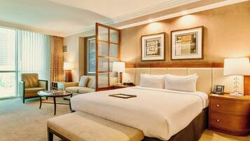 1 Schlafzimmer, Zimmersafe, Schreibtisch, Bügeleisen/Bügelbrett