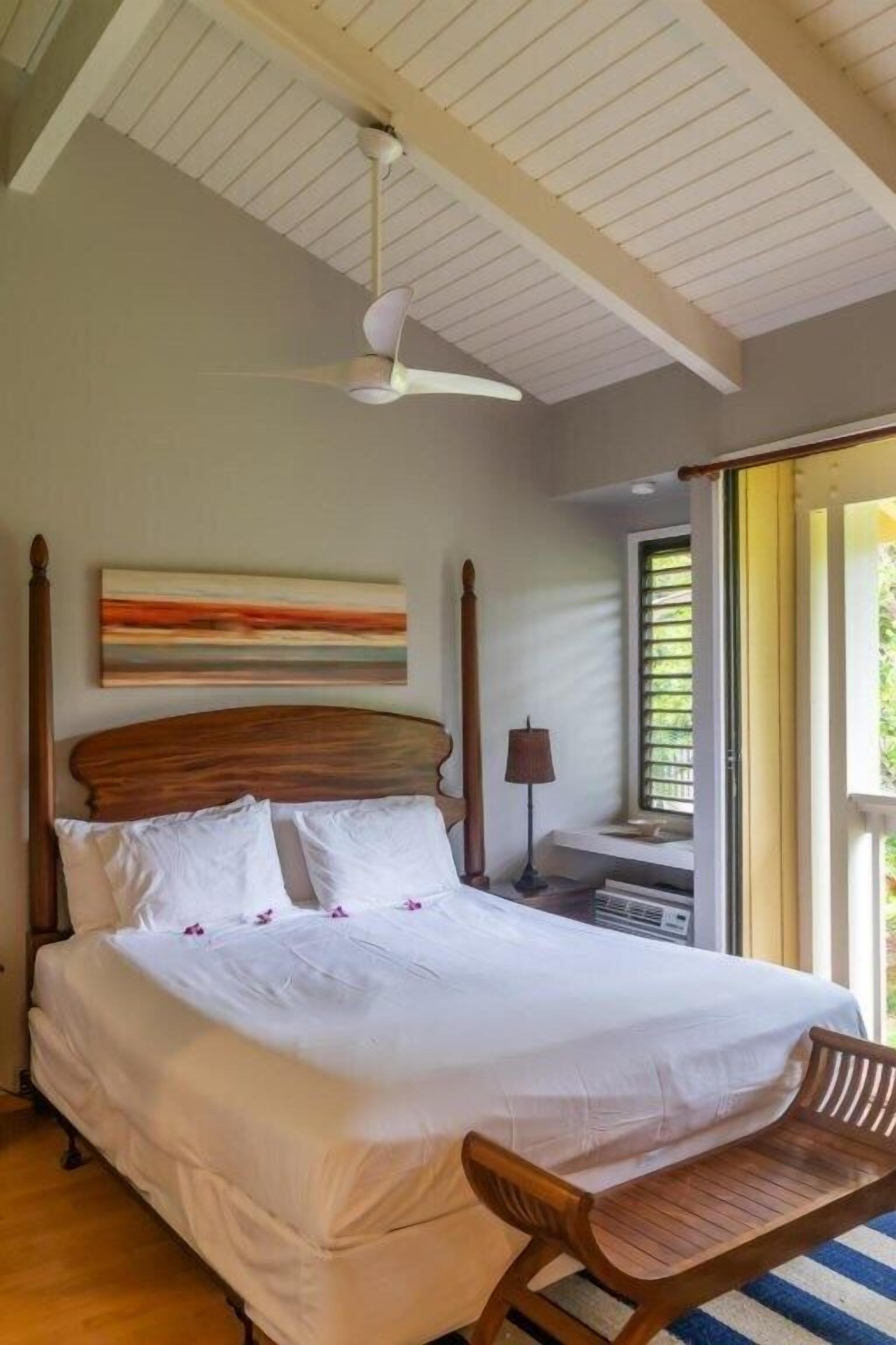 Rare 2 Bedroom + Loft Townhouse on the North Shore with Golf Course view!