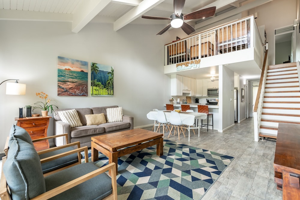 Rare 2 Bedroom + Loft Townhouse on the North Shore with Golf Course view!