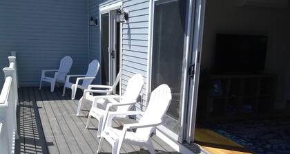 Tides Newport - Uusi! Suuri Beach Rental w / piha & laaja näkymät! - "Nousuvesi"