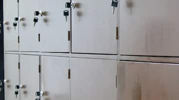 Standard Single Room, 1 Twin Bed, Non Smoking | Living area | 32-inch Smart TV with satellite channels, TV