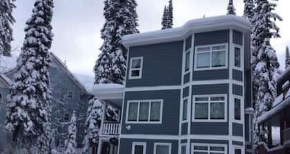 Suite Campbell - 1 lit / 1 salle de bain au rez-de-chaussée