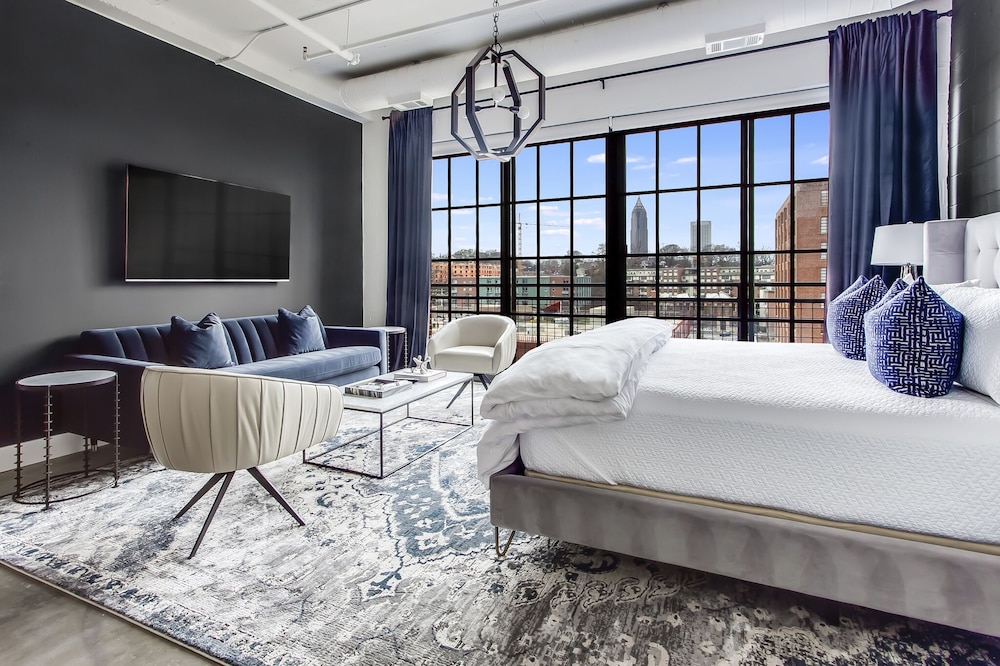 Twilight Abode by Atlanta Luxury Rentals