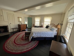 3 عدّة غرف نوم ومكواة/لوح كي وخدمة الإنترنت وملاءات أسرّة