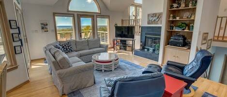 TV, fireplace, DVD player