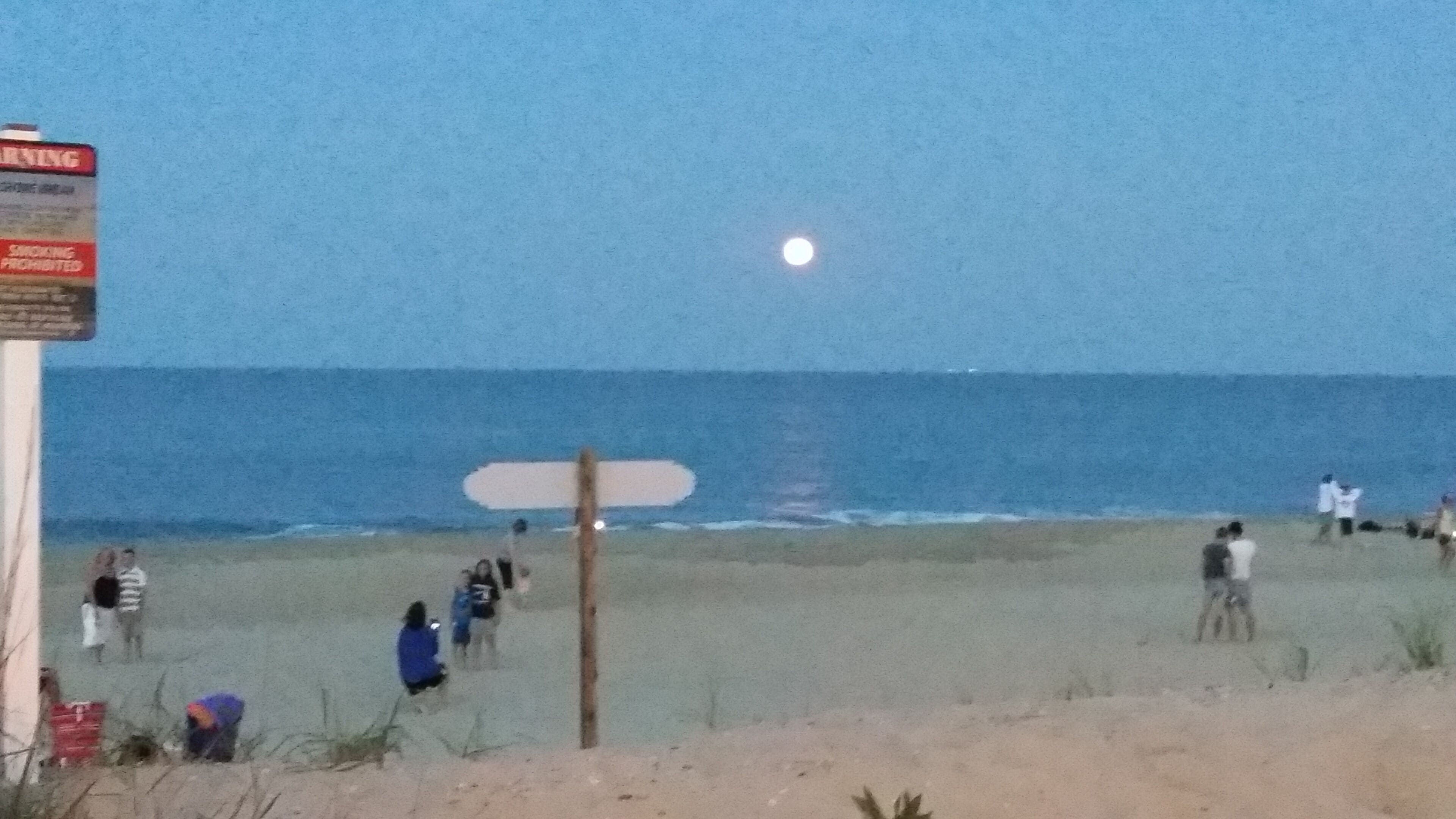 Beach nearby, sun-loungers, beach towels