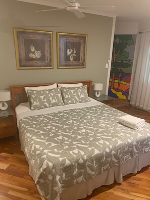 3 Schlafzimmer, Bügeleisen/Bügelbrett, Bettwäsche