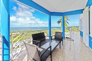 Property grounds - Vieques Ocean View House & walk to beach 7br - 6bth Pool table & Ping Pong (Vieques)