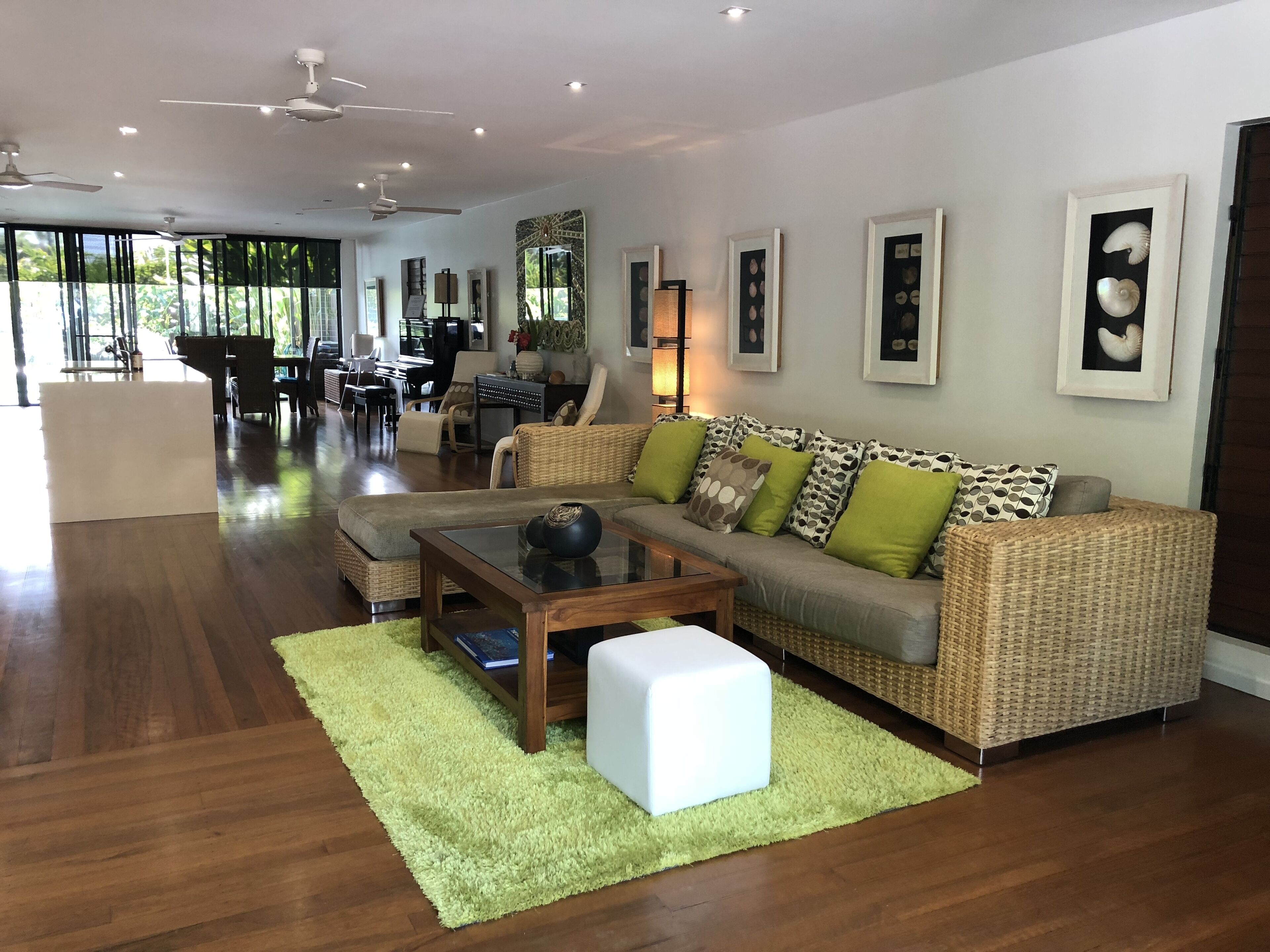 Coco Beach Villa - Tropical Beachfront Haven — image 20