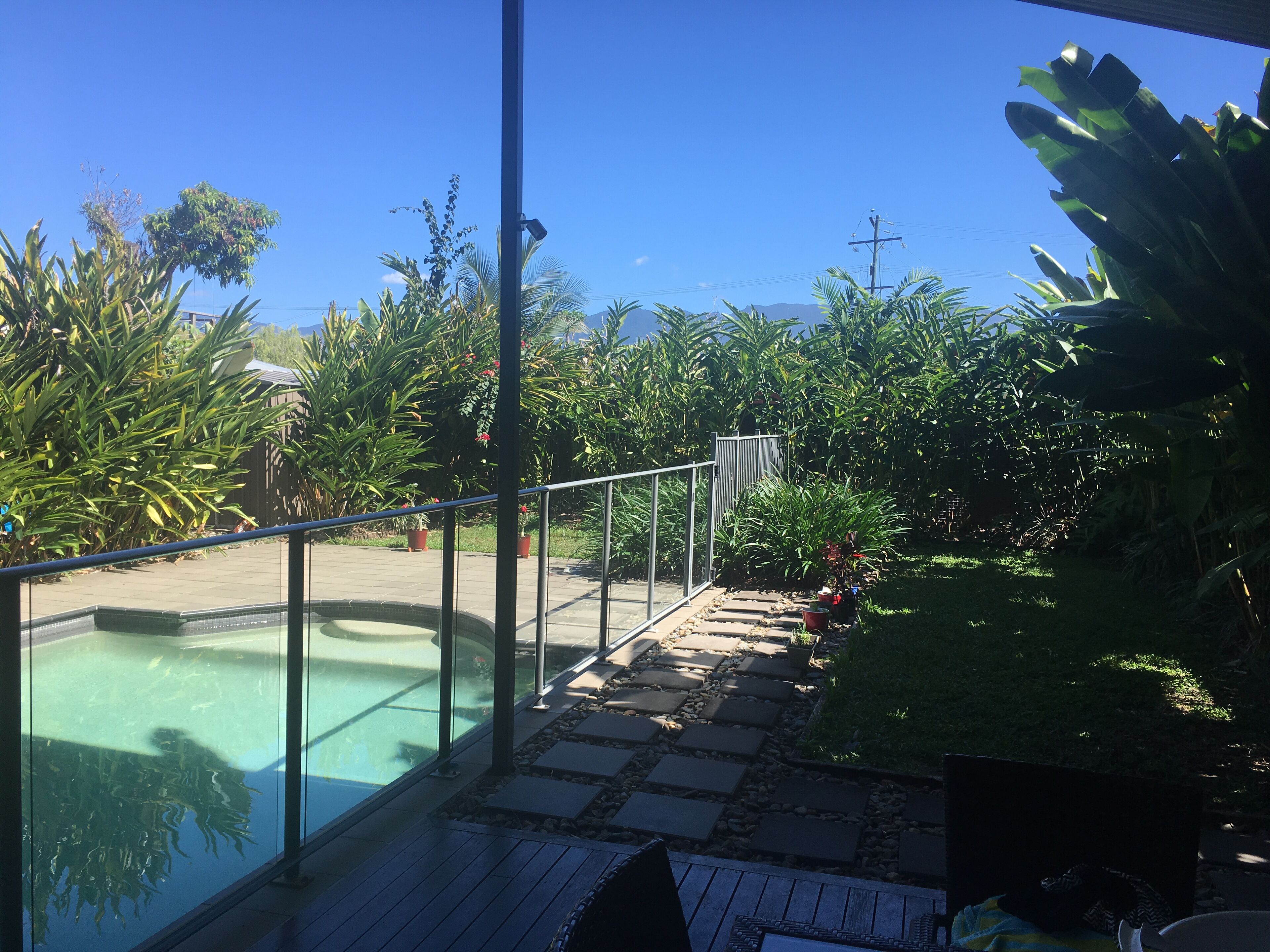 Coco Beach Villa - Tropical Beachfront Haven — image 2