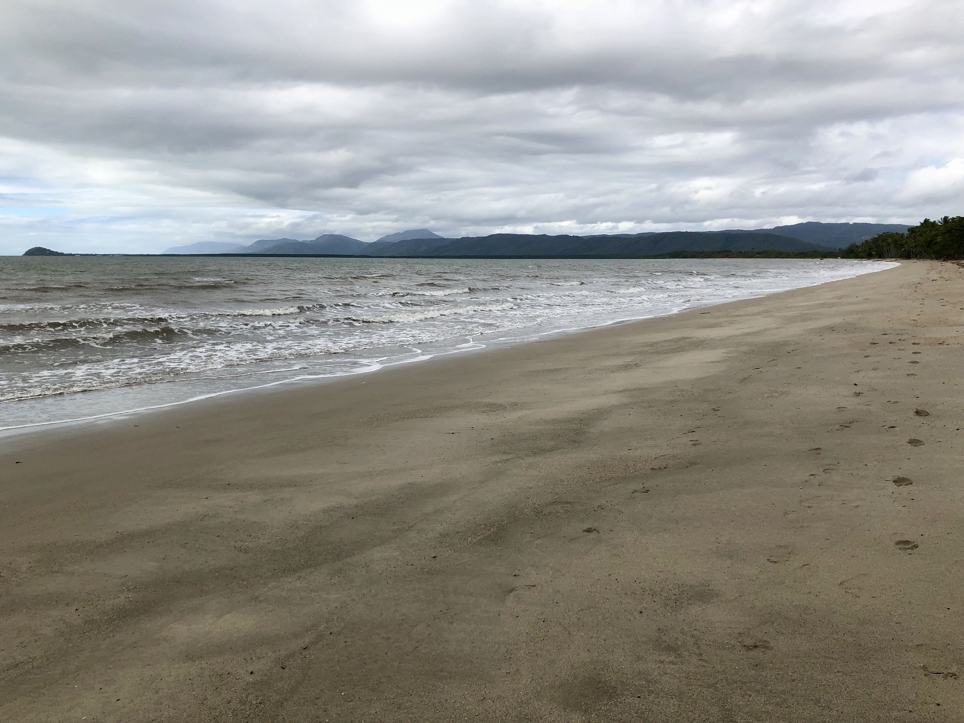 Coco Beach Villa - Tropical Beachfront Haven — image 26