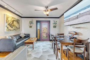 Dining - Modern Design, Boat Parking, Steps to Intercoastal Access (New Smyrna Beach)