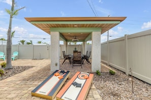 Outdoor dining - Modern Design, Boat Parking, Steps to Intercoastal Access (New Smyrna Beach)