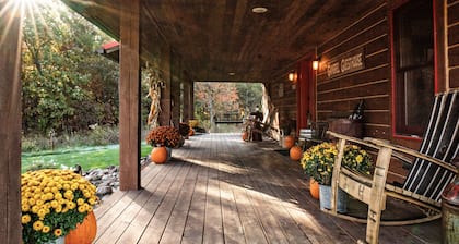 / UUSI LUETTELO / Hämmästyttävä Log Retreat lepää kotoperäisessä preeriassa / metsässä