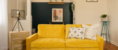 Smart-TV, Kamin, DVD-Player, Musikbibliothek