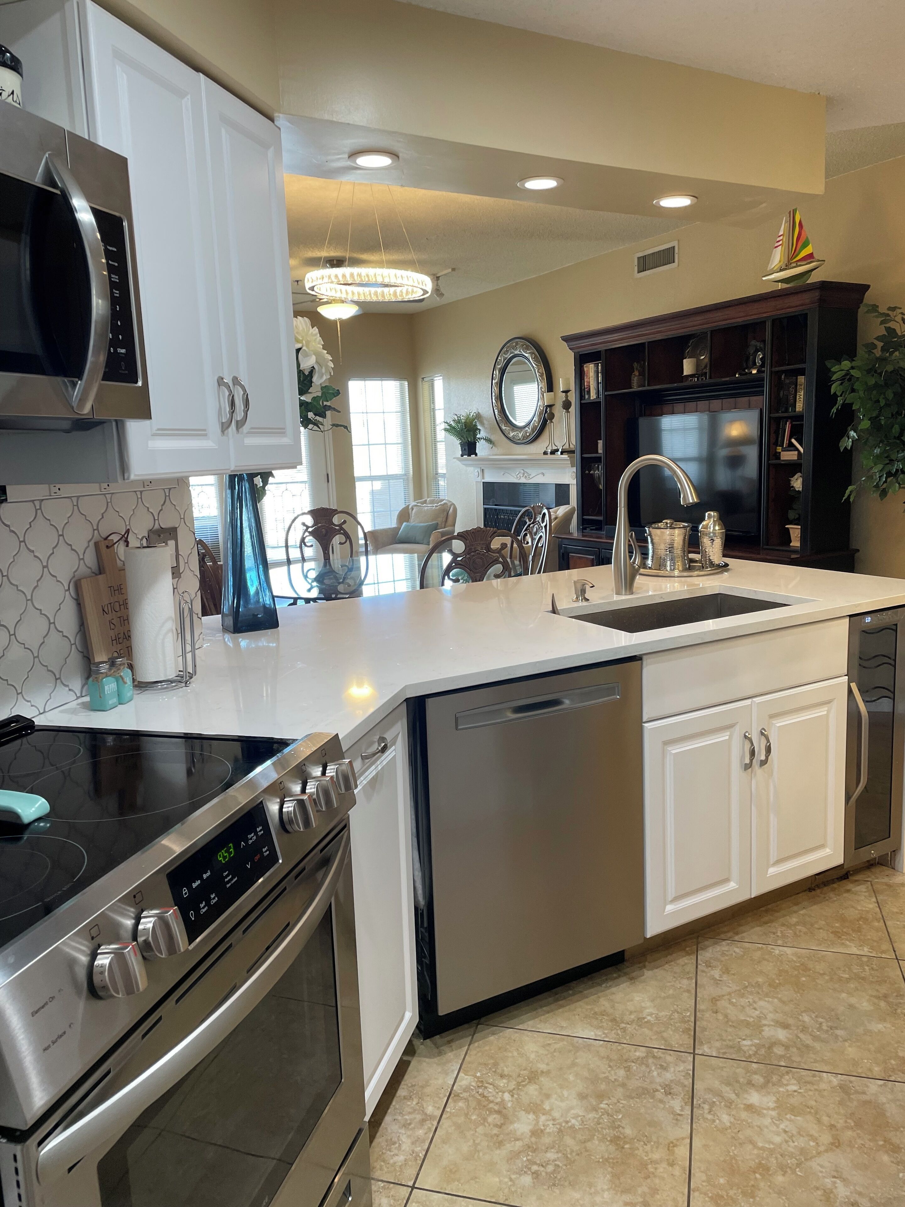 Rockstar Lake and Pool view condo