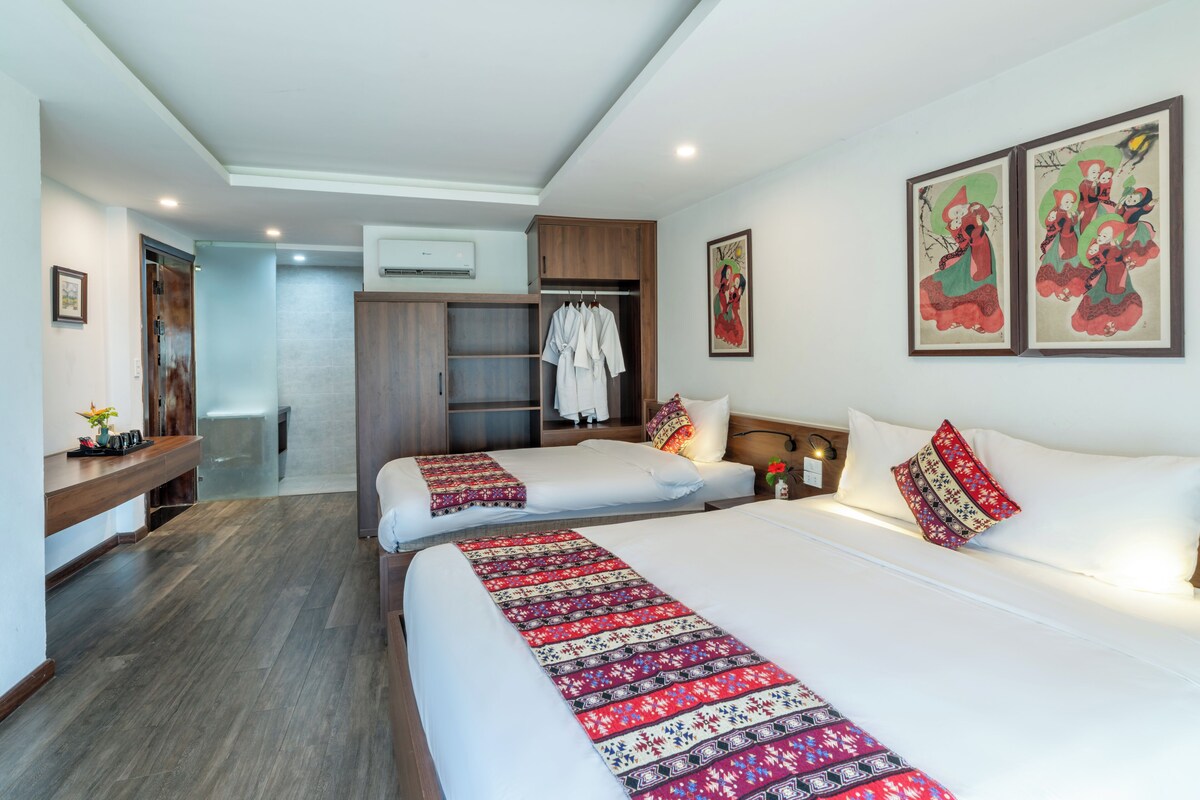 Apartment with Mountain View | Egyptian cotton sheets, premium bedding, down comforters