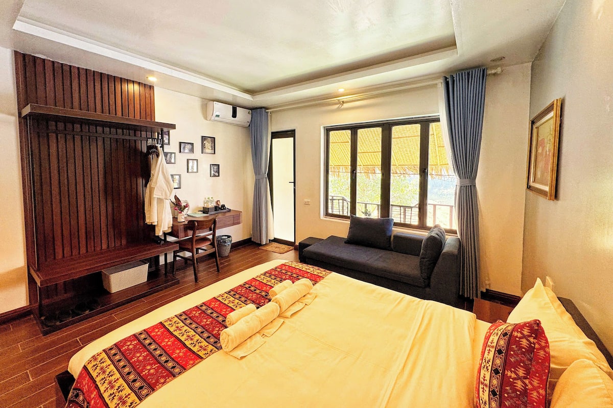 Deluxe Double Bungalow | Egyptian cotton sheets, premium bedding, down comforters