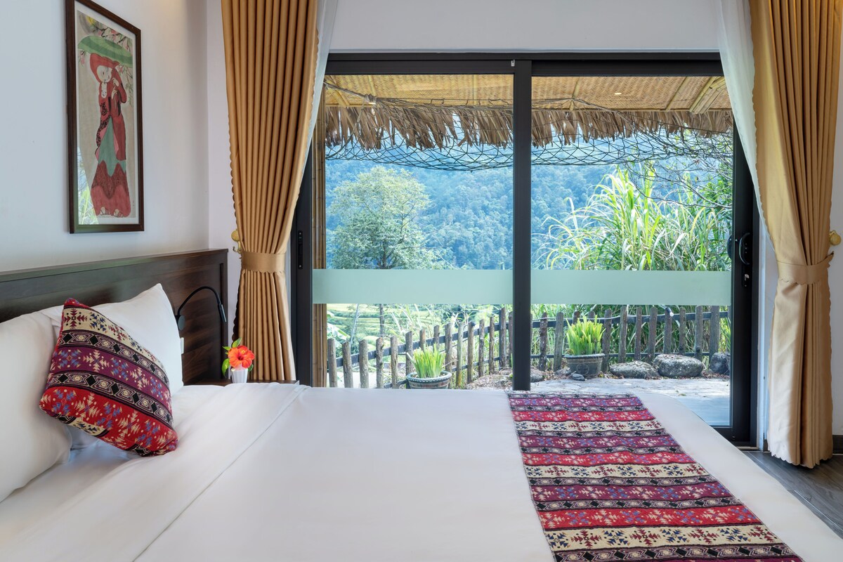 Executive Family Bungalow | Egyptian cotton sheets, premium bedding, down comforters