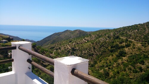 Südlich von Granada Berg- und Stranddestination.
