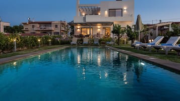 Outdoor pool, pool loungers