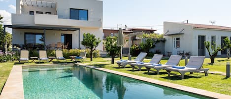 Outdoor pool, pool loungers