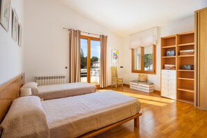 5 Schlafzimmer, Bügeleisen/Bügelbrett, kostenloses Internet, Bettwäsche
