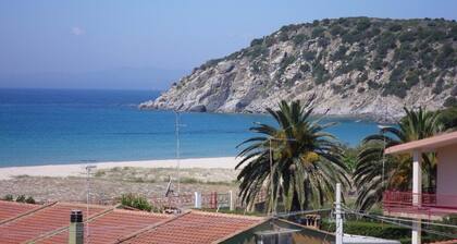 Kattohuoneisto rannalla !!!30m päässä rannasta .. RAJATON WIFI!