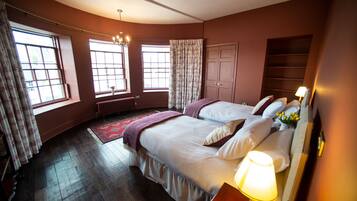 2 soverom, skrivebord, strykejern/-brett og wi-fi (inkludert)