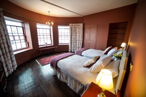 2 Schlafzimmer, Schreibtisch, Bügeleisen/Bügelbrett, kostenloses WLAN