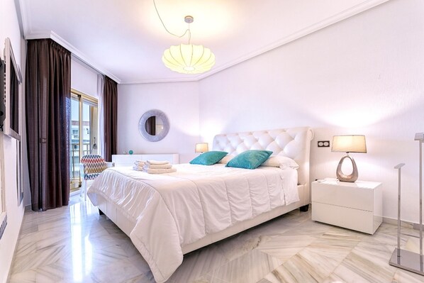 3 bedrooms, in-room safe, iron/ironing board, travel crib - Rentcostadelsol Fuengirola Doña Sofia B (Fuengirola)