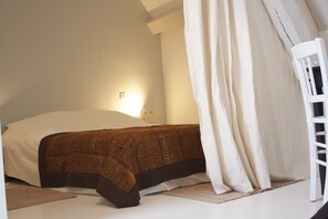 1 bedroom, iron/ironing board, free WiFi