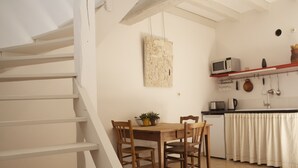 Dining - La Petite Maison d'à Côté® 3km from Saint Aignan Beauval ZooPark (Saint-Aignan-sur-Cher)