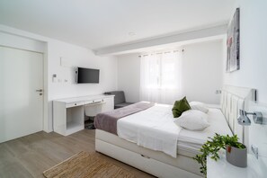 7 soverom, safe på rommet, strykejern/-brett og reiseseng for barn