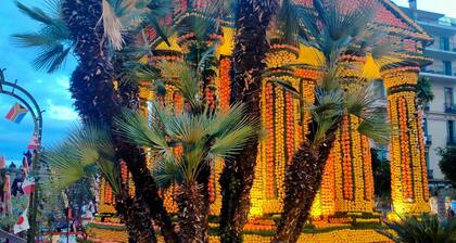 Mentonin keskustassa, lähellä merta